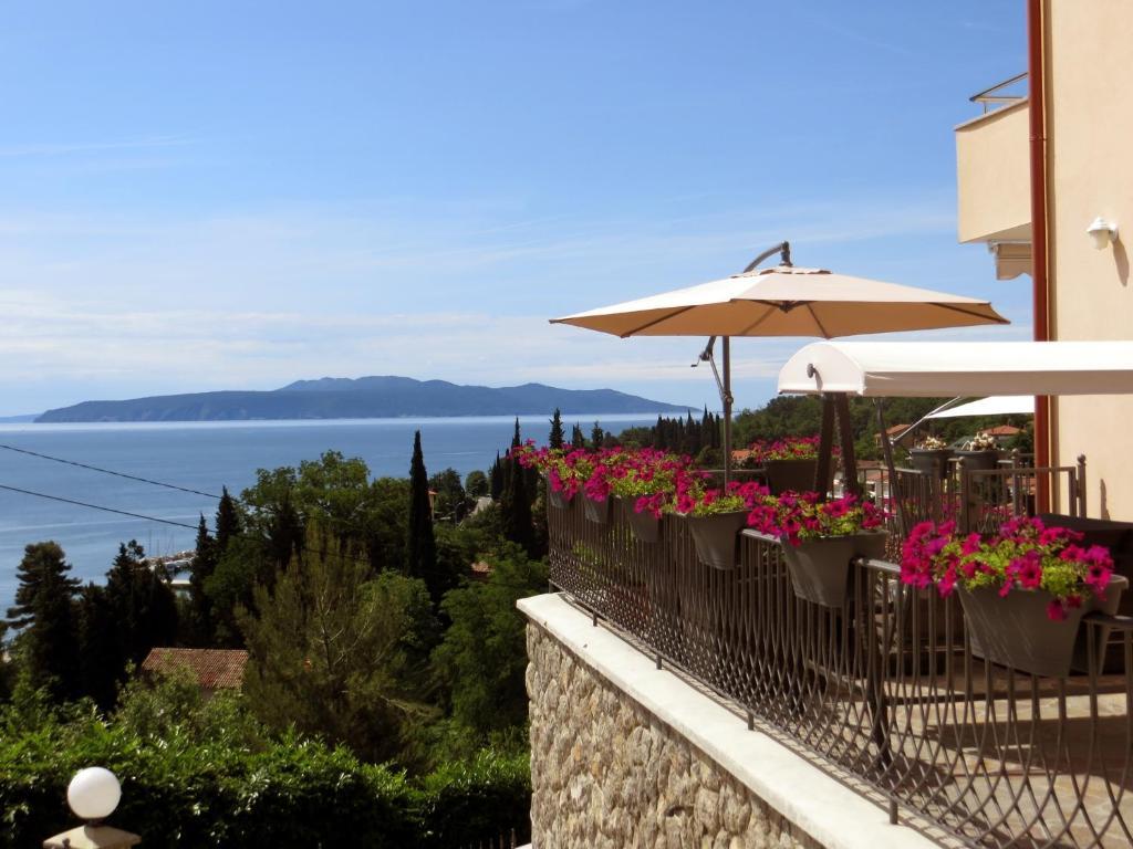 Villa Luppo Ičići Eksteriør bilde